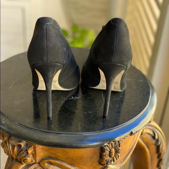 Gorgeous Black suede pumps - Picture 2 of 4